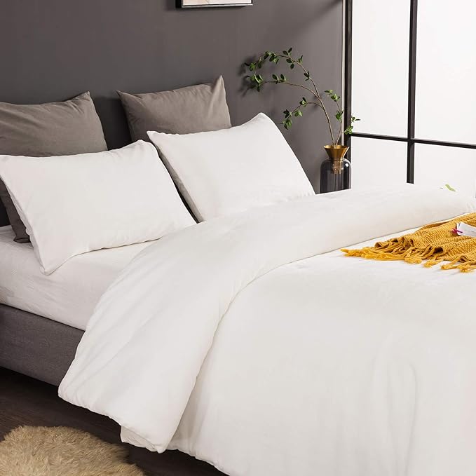 KAREVER White Velvet Comforter Set Cal King Flannel Velvet White Bedding Comforter Set Fuzzy 3 PCs Warm Soft Solid White Cal King Comforter Set Women White Furry Blanket for Cold Winter Bedding Set