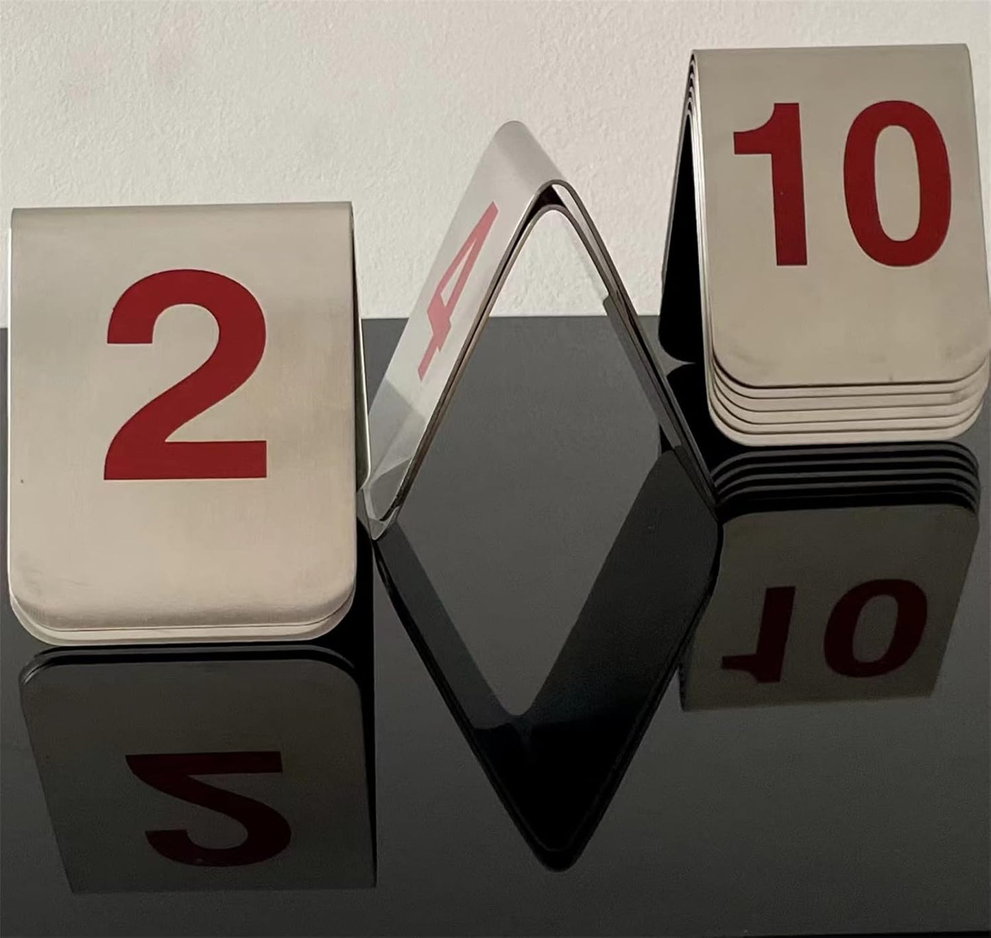 10 Pcs Metal Place Cards Stackable Tent Style Table Numbers，Place Card Holders for Celebration Wedding Party Restaurants Cafes Bars Gatherings meeting Room Board Game Serial (Medium 1-10, Red)