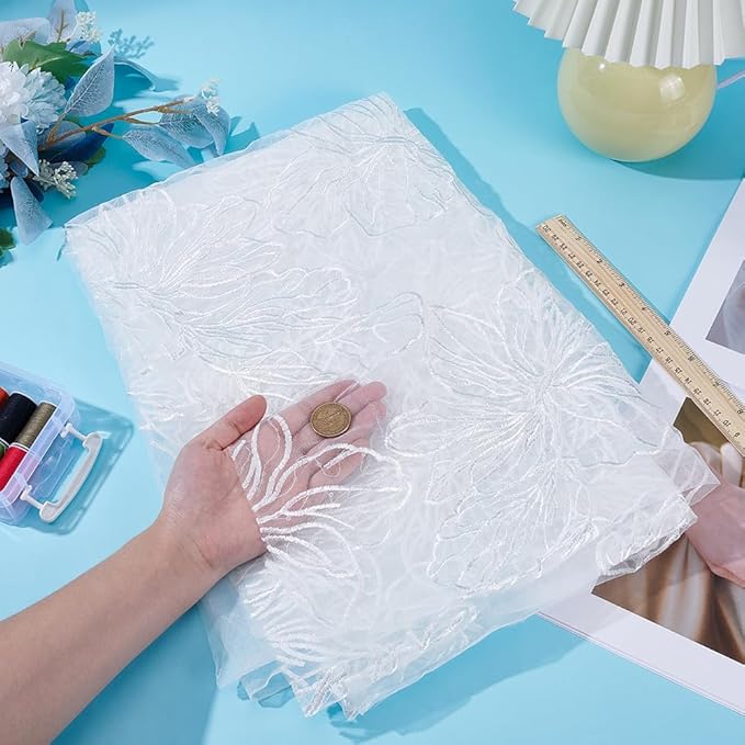 MAYJOYDIY 1 Yard 47~49 Inch Width White Flower Embroidered Lace Fabric Floral Petals Mesh Lace Trim Fabrics Wedding Accessories Tulle for DIY Wedding Dresses Half Skirt Dress Curtains