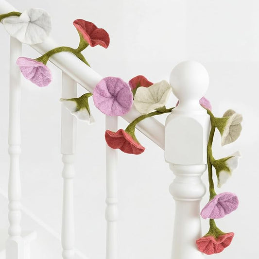 XunYee 5.6 ft Wool Felt Flower Garland Hand Felted Flower Strings for Wedding Party Floral Decor Mantle Decorations(Pink Colors,1 Pack)