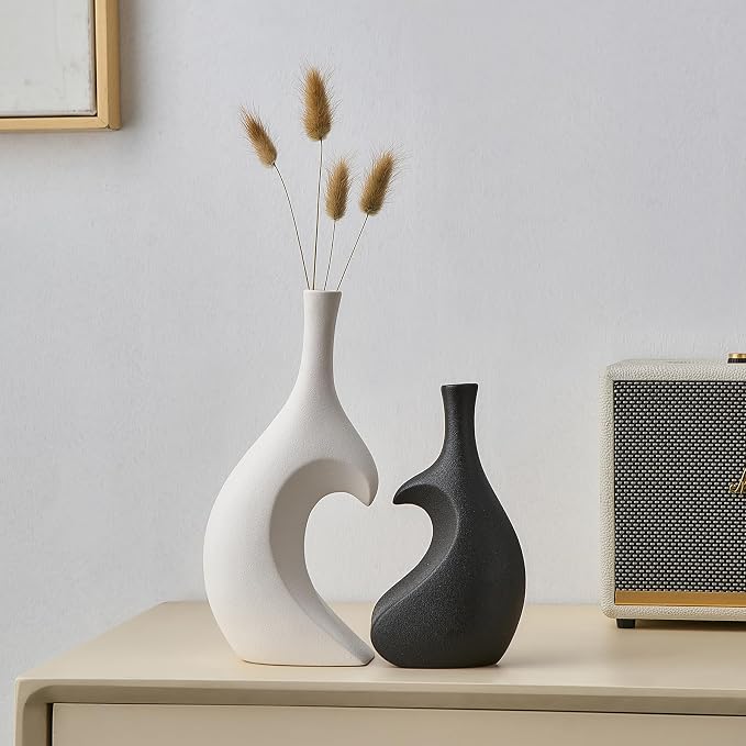 Unique Heart Shaped Vase: Set of 2 Black and White Heart Shaped Vase for Home Decor Minimalist Modern Decorative Vases for Living Room Dining Room Table Coffee Table Centerpiece Shelf Decoration
