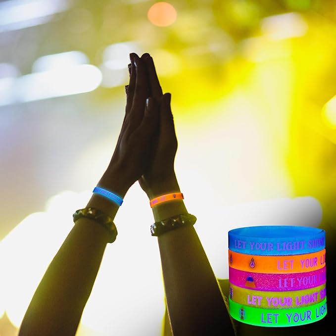 100 Pcs Let Your Light Shine Bracelet Christian Glow in the Dark Wristband, MATTHEW 5: 16 Silicone Wristband Halloween Trunk Or Treat Bible Verse Bulk for Church Sunday School Party Favors