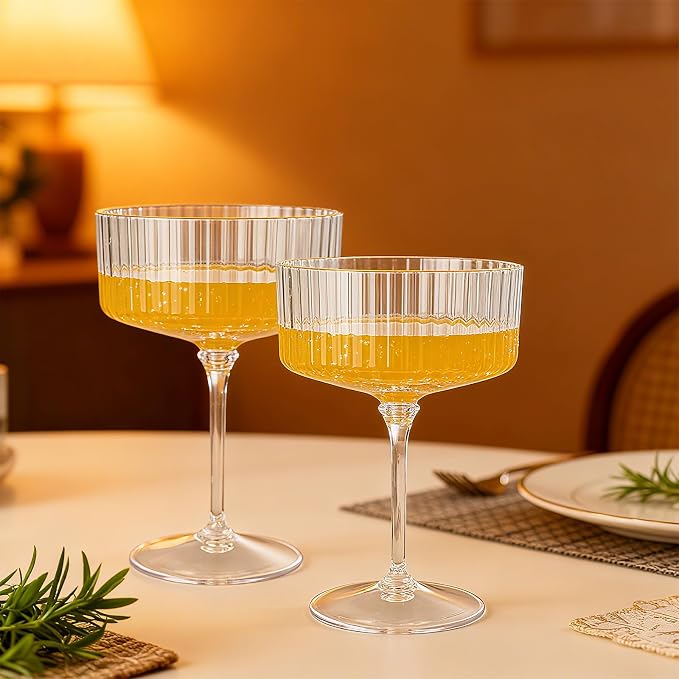 LIYH 20 Pcs Plastic Martini Glasses 10 Oz Disposable Martini Glasses Cocktail Coupe Plastic Champagne Tower Disposable Wine Cups Perfect for Bar Cocktails Parties Birthday - Gold Edge