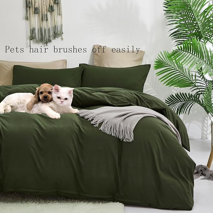 KAREVER Army Green Comforter Twin Dark Deep Green Bedding Set Teens 3 PCs Hunter Green Comforter 1 Twin Size Comforter (68x90 inches) with 2 Pillowcases (20x26 inches)