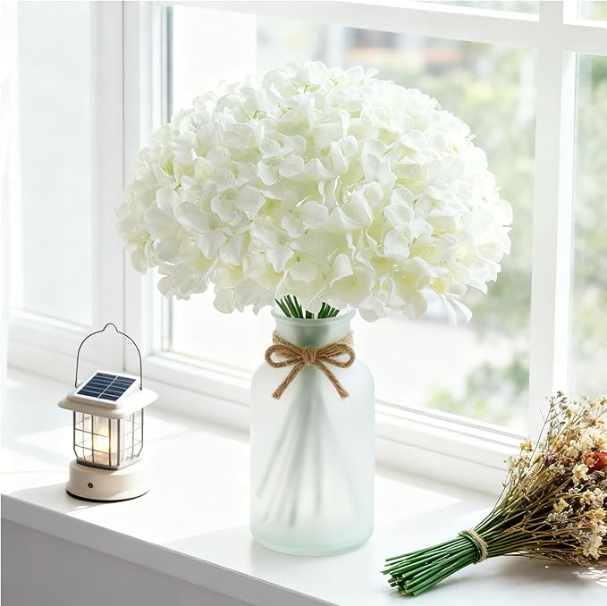 100 Pcs Faux White Hydrangea Artificial Flowers Bulk, Fake Silk Hydrangea Flowers Heads with Stems for Wedding Decorations Garden Party Baby Shower Porch Home Decor Table Centerpieces