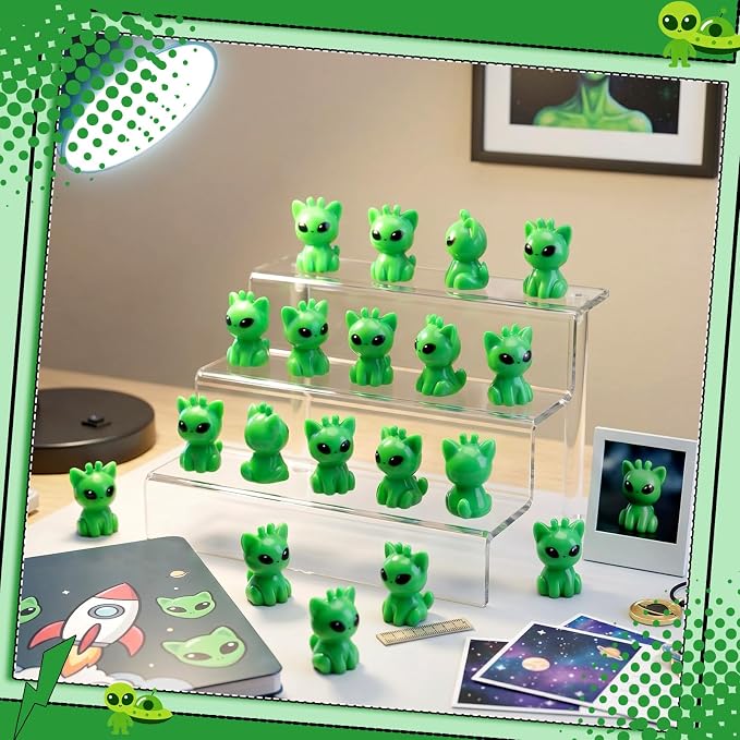 VioraWhite 50 Pcs Resin Mini Alien Cat Figures Bulk Tiny Alien Cat Figurine to Hide and Seek Green UFO Sci-fi Space Party Gifts for Miniature Landscape Space Birthday Party Goodie Bags Fillers