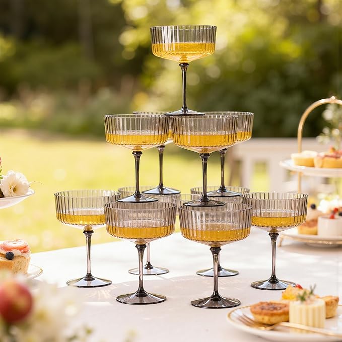 LIYH 20 Pcs Plastic Martini Glasses 10 Oz Clear Black Disposable Martini Glasses Cocktail Coupe Plastic Champagne Tower Disposable Wine Cups Perfect for Bar Cocktails Parties Wedding
