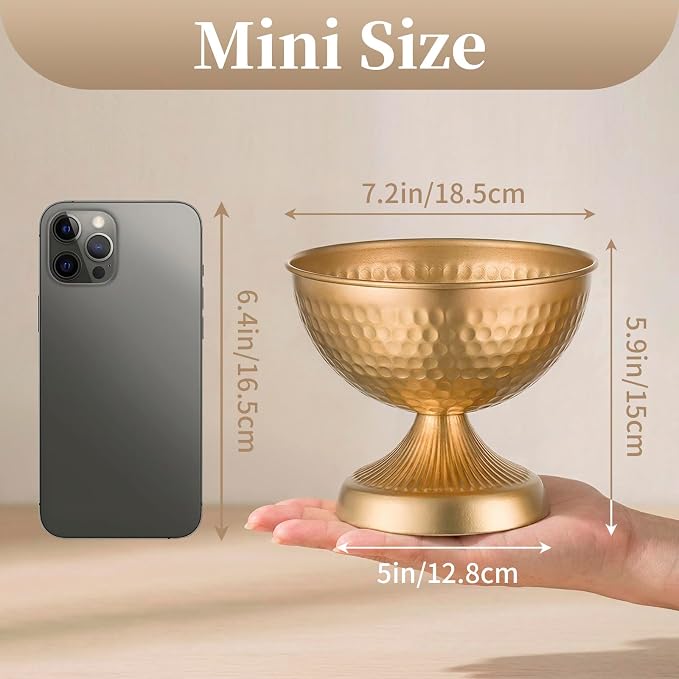 Sziqiqi Urn Vases for Wedding Centrepiece - 6in High Gold Metal Vase Set of 2 Small Vintage Flower Arrangement Pots for Table Centrepieces Elegant Hammered Vase for Christmas Anniversary Party