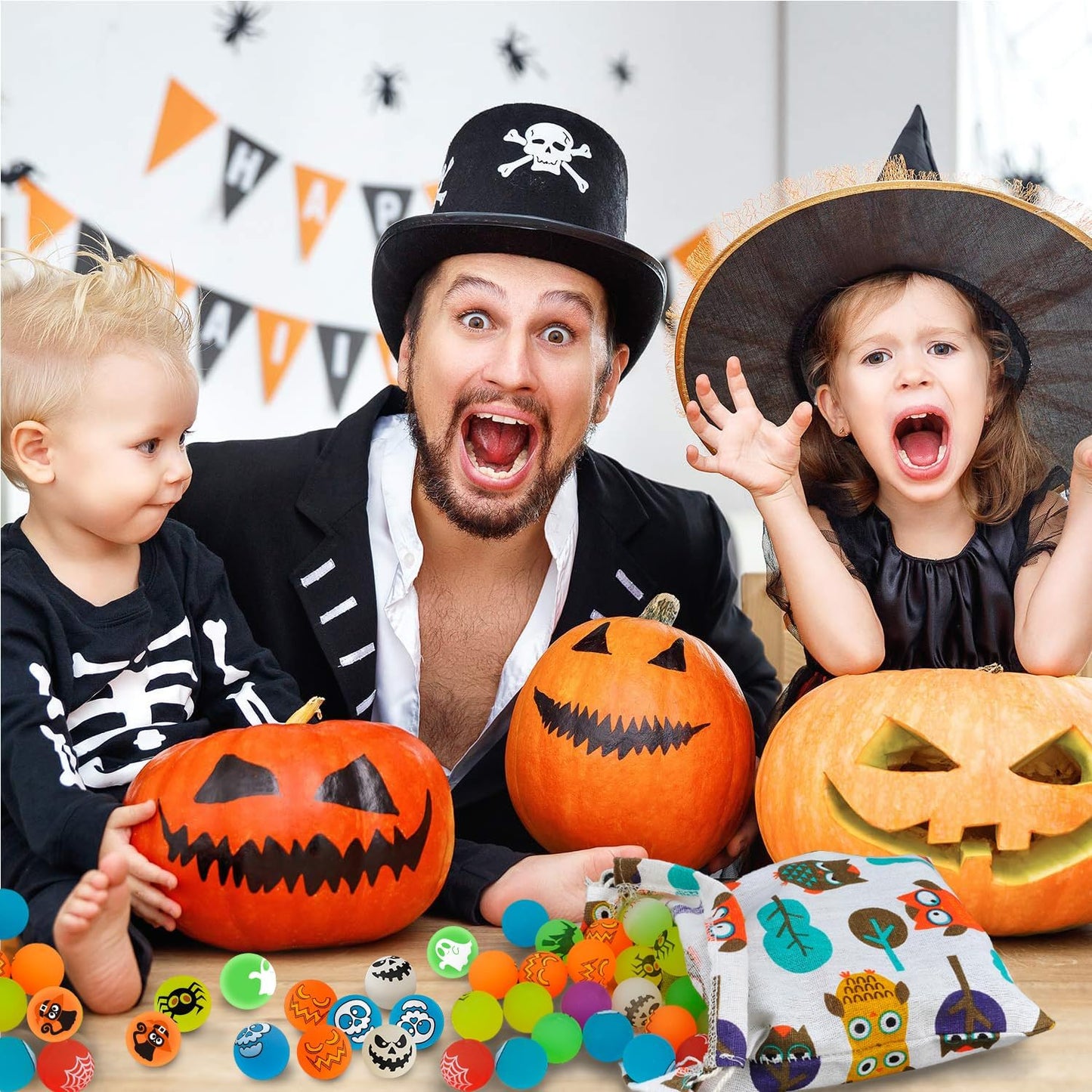 200 Pcs Halloween Party Favors, Glow in The Dark Bouncy Balls 10 Halloween- Themed Designs, Halloween Party Favors Supplies Trick or Treating Goodies Bag Gifts Fillers, School Classroom Game Rewards