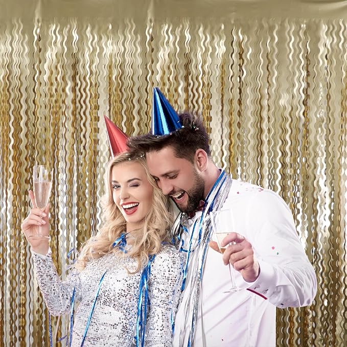 GOER Metallic Tinsel Foil Fringe Curtains Party Photo Backdrop Party Streamers for Birthday,Graduation,New Year Eve Decorations Wedding Decor (Champagne Gold,1 Pack)