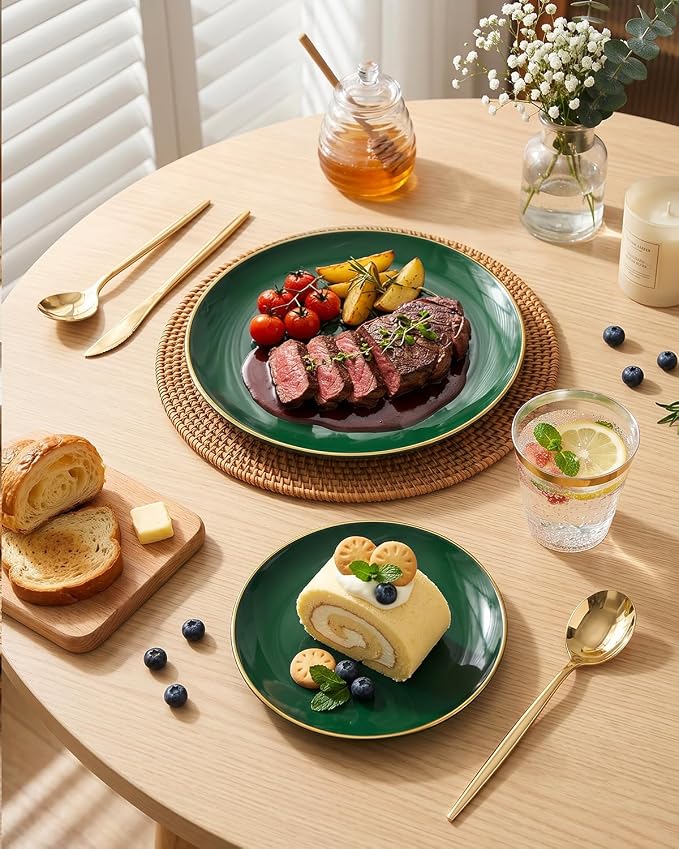 bUCLA 150PCS Green Plastic Plates - Green and Gold Disposable Include 25 Each (Dinner & Dessert) Plates, 25 Knives, 25 Forks, 25 Spoons and 25 Cups, Ideal for Party&Christmas