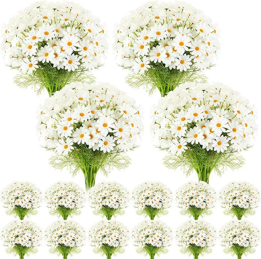 Giegxin 200 Pcs Artificial Daisy Flowers Bulk Realistic Fake Daisies Faux Wildflower Daisy UV Resistant Silk Fake Flowers Plants for Outside Wedding Garden Home Table Decor (White)