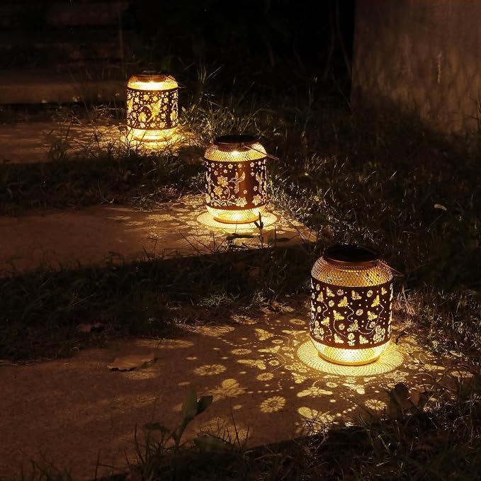 Bee Solar Lanterns Outdoor Waterproof Garden Decor Birthday Gifts for Mom Women Grandma Metal Hanging Solar Lights Outdoor Decoration for Patio,Yard,Porch,Backyard