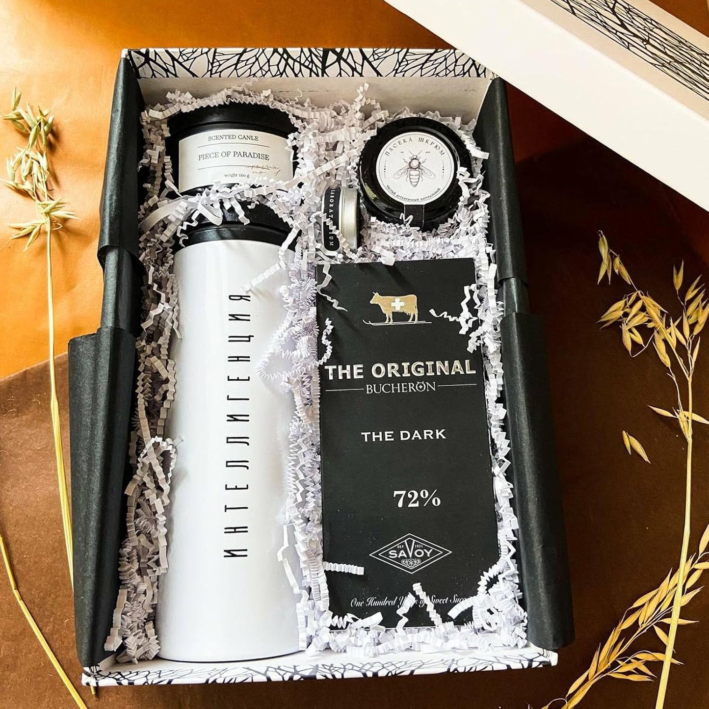 Zankubom 1 LB White Crinkle Cut Paper Shred Filler Great for Gift Wrapping, White Basket Fillers, Birthday, Gift Wrapping, Wedding, Anniversary, Halloween, Christmas Party Decor Filling Supplies