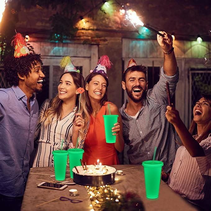 Honeydak 15 Pack 24 oz Glow in The Dark Cups Gift Bulk Light up Neon Plastic Tumbler with Straw and Lid Glow in The Dark Party Supplies Water Bottle Iced Coffee Mug Reusable(Fluorescent Green)