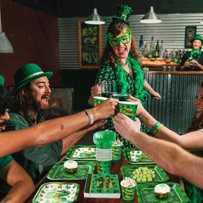 400 Pcs St Patrick Day Shamrock Lucky Clover Plaid Green Tableware Set Paper Plate Napkin Cup Plastic Knife Fork Spoon Waterproof Disposable for 50 Guest Irish Holiday Party Family Decoration