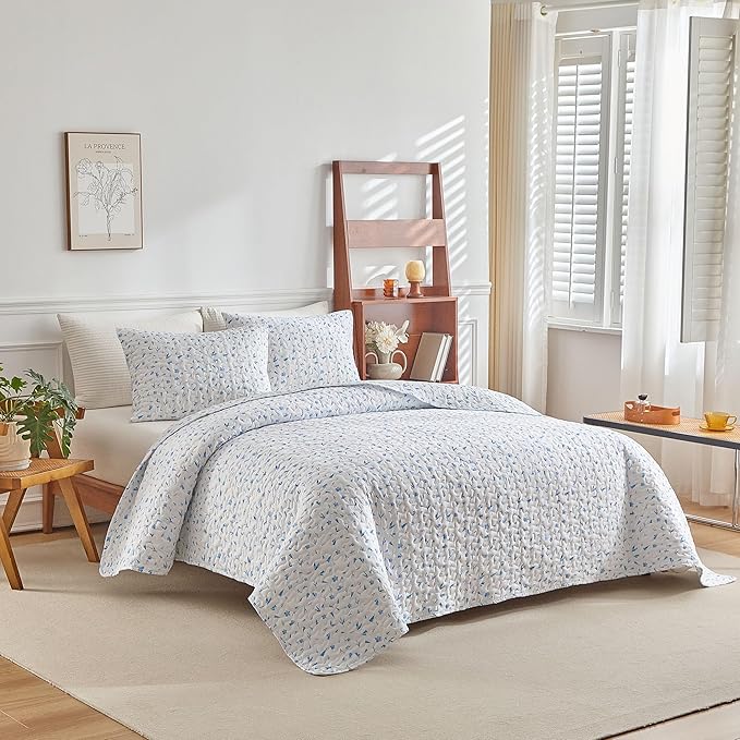 mixinni King Quilt Bedding Set with Pillow Shams, 3 Piece Boho Blue Floral Bed Coverlets for All Seasons, Soft Lightweight Microfiber Quilted Comforter Set-(92"x106", 1 Quilt+ 2 Pillow Shams)