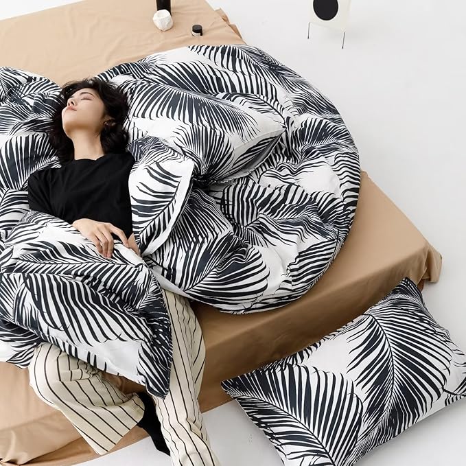 KAREVER Black Leaves Comforter King Black and White Palm Leaf Printed Comforter Sets Modern Boho Black Tropical Botanical Leaves Bed Quilts for Women Men Soft Floral Palm Black King Comforters