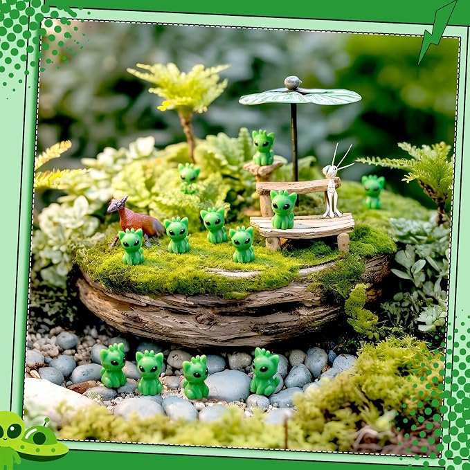 VioraWhite 50 Pcs Resin Mini Alien Cat Figures Bulk Tiny Alien Cat Figurine to Hide and Seek Green UFO Sci-fi Space Party Gifts for Miniature Landscape Space Birthday Party Goodie Bags Fillers