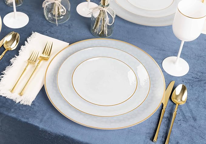 PLASTICPRO 30 Pack Hammered Plastic Plates Heavyweight Disposable Plastic Plates Elegant Transparent White Hammered Gold Rim Platsic Party Dishes (Transparent White With Gold Rim, 7'' INCH PLATES)