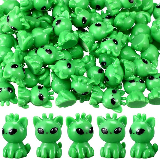 VioraWhite 50 Pcs Resin Mini Alien Cat Figures Bulk Tiny Alien Cat Figurine to Hide and Seek Green UFO Sci-fi Space Party Gifts for Miniature Landscape Space Birthday Party Goodie Bags Fillers