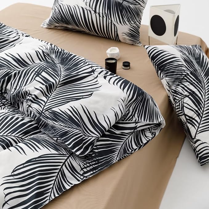 KAREVER Black Leaves Comforter King Black and White Palm Leaf Printed Comforter Sets Modern Boho Black Tropical Botanical Leaves Bed Quilts for Women Men Soft Floral Palm Black King Comforters