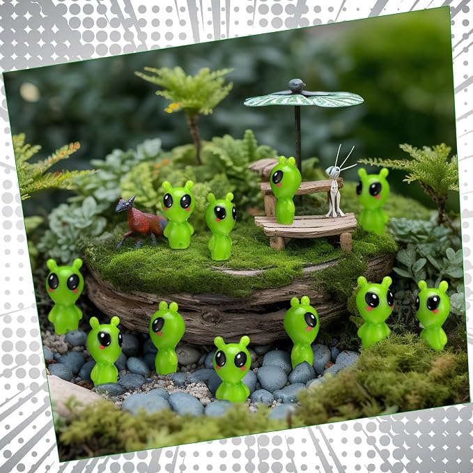 VioraWhite 100 Pcs Resin Mini Alien Figures Bulk Tiny Alien Figurine to Hide and Seek Green Small Little UFO Sci-fi Space Party Gifts for Miniature Landscape Space Birthday Party Goodie Bags Fillers