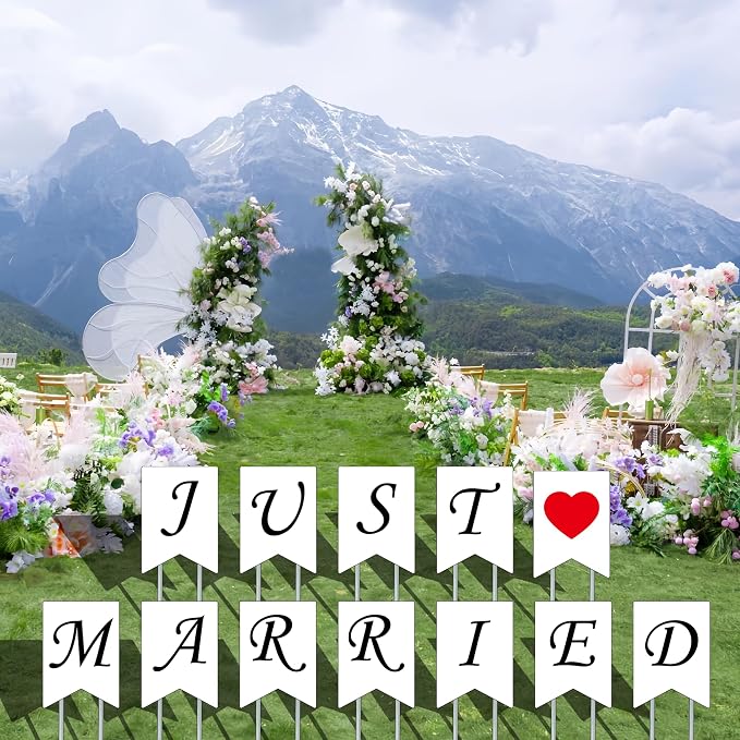JUST MARRIED Yard Signs with Stakes,13.7x9.8 Inches Wedding Outdoor Lawn Signs,Patio Decorations, Garden Lawn Decorations for Anniversary