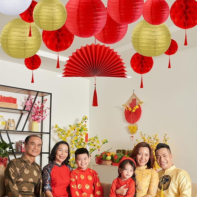 Winlyn 22 Pcs Chinese Lunar New Year Party Decorations Oriental Hanging Fans Red Gold Round Paper Lanterns Honeycomb Balls for Asian Chinese Vietnamese Tet The Year of Horse Home Wedding 2026 Decor