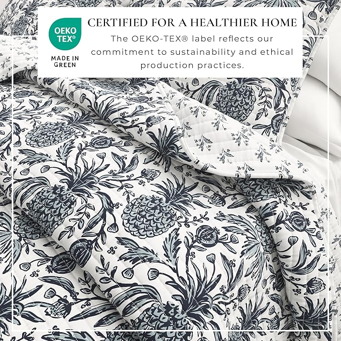Great Bay Home Twin/Twin XL 100% Cotton Quilt Set with Shams - Reversible Coastal Prints - Lightweight, Breathable, All-Season Bedding - 2-Piece Twin Bed Set, Pineapple Grove Off White/Navy