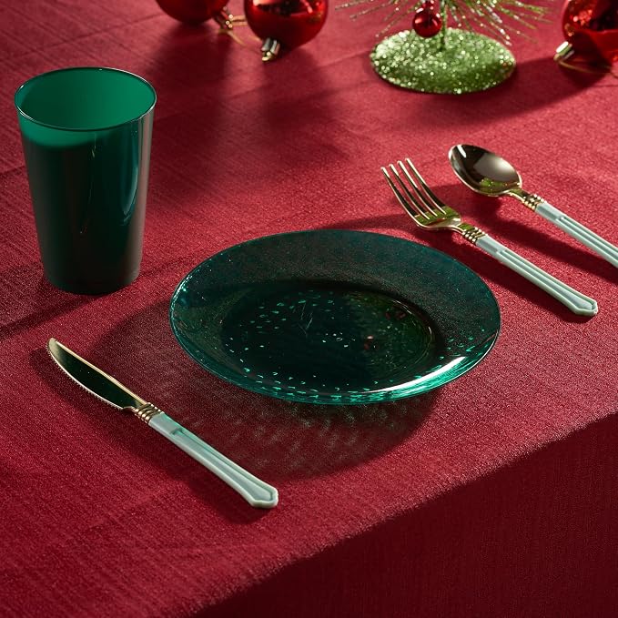 PLASTICPRO 30 Pack Hammered Plastic Plates Heavyweight Disposable Plastic Plates Elegant Green Platsic Party (Hammered green Christmass, 7'' INCH)